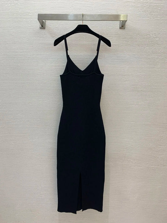 2025 Women's Summer Cool Fabric Fashionable Sexy Slim Fit V Neck Knitted Strap Dress